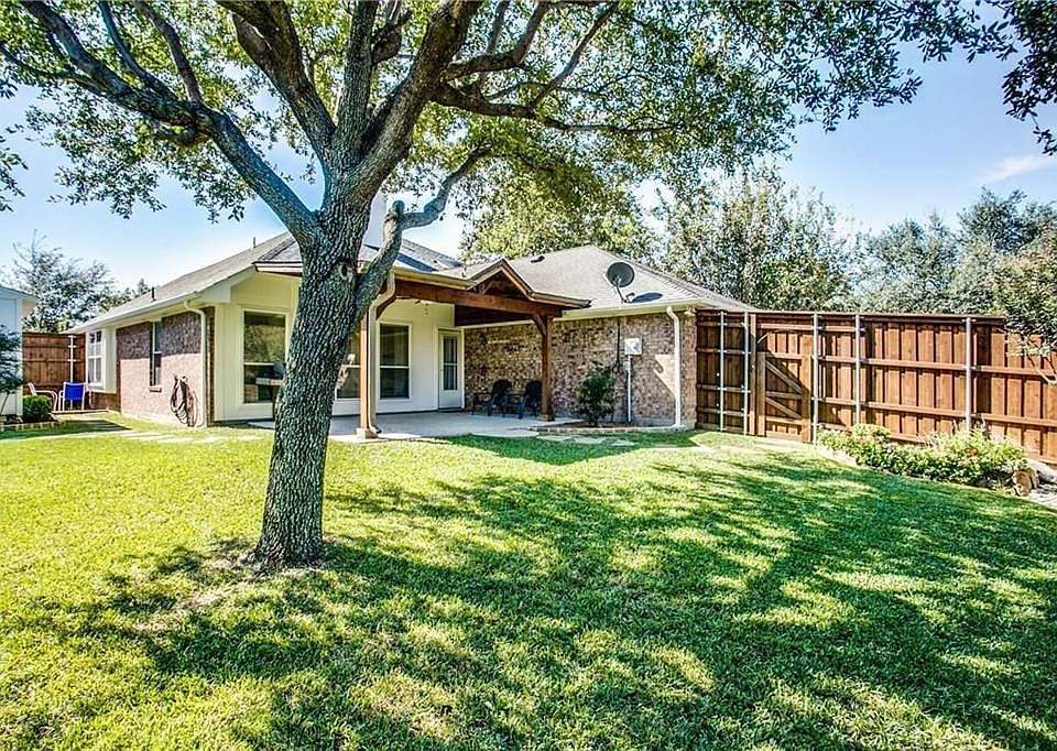 1st image of 7808 Glenoaks Dr