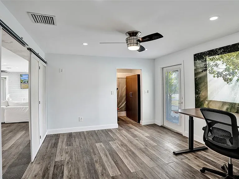 1710 SW 6th Ave — Photo 37