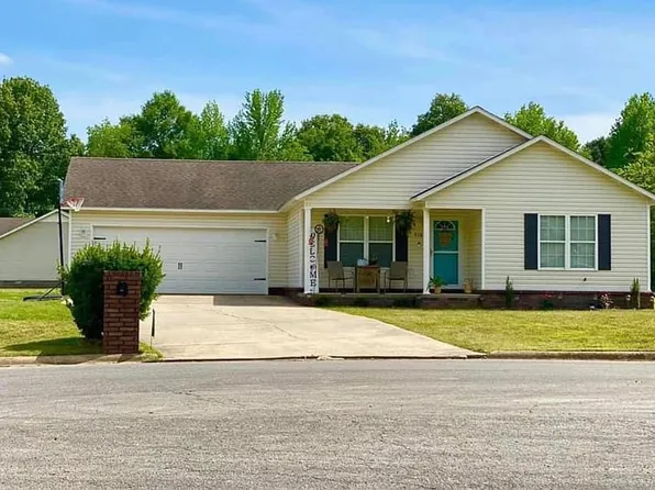 918 William Hall Dr, Paragould, AR 72450