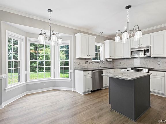 4th image of 9460 Manorwood Dr