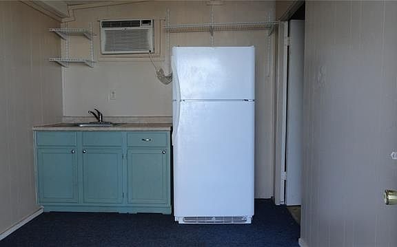 3rd image of 732 W Lake Dr