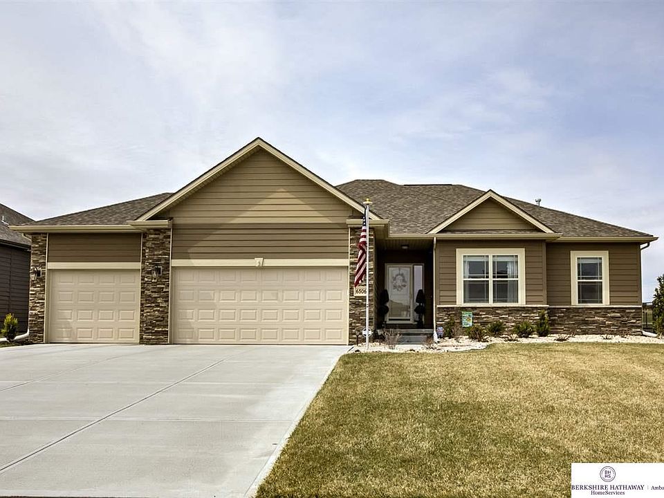 1st image of 6506 N 165th St