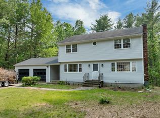 4 Grove St, Londonderry, NH 03053