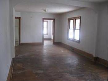 2nd image of 428 E Barney Ave