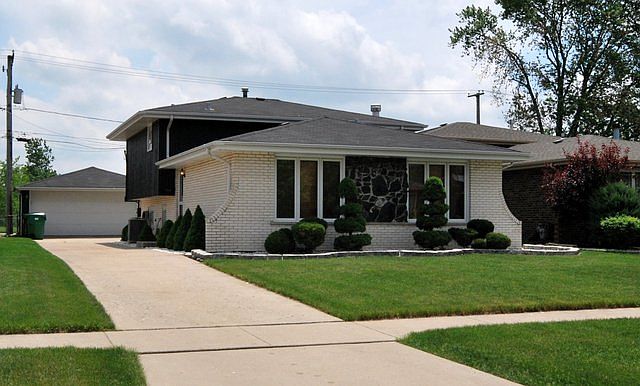 1st image of 7619 W 174th St