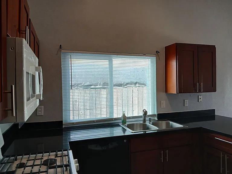 400 Mokelumne Dr — Photo 8