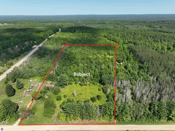 9093 Donathan Rd, Fife Lake, MI 49633