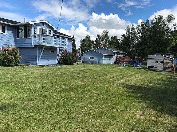 3rd image of 2021 Hilling Ave