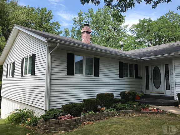 4th image of 127 Deppe Ln