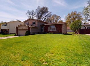 4487 Hale Dr, Decatur, IL 62526