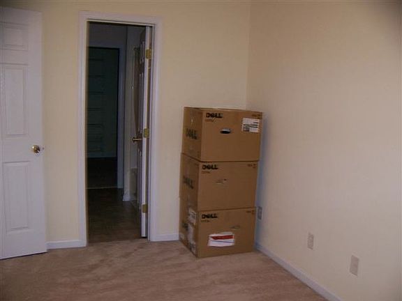 5th image of 111 Oakley Dr