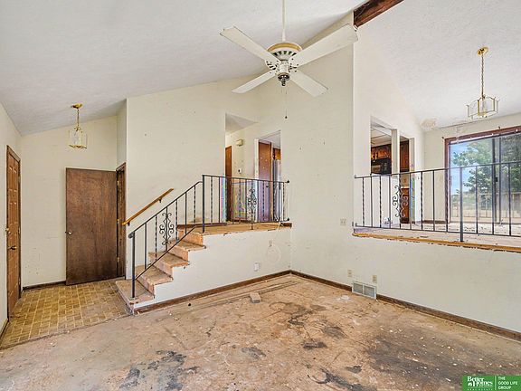 3rd image of 13609 Redwood Cir