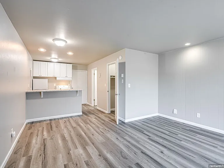 3610 W Spencer St — Photo 4