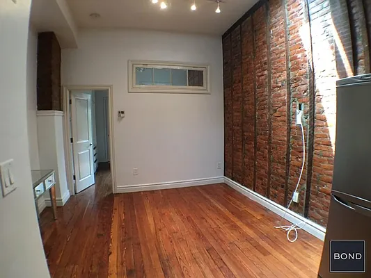 Rented by Bond New York | media 25