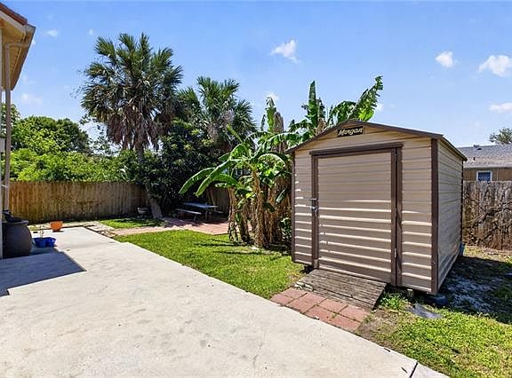 3rd image of 5812 Elysian Fields Ave