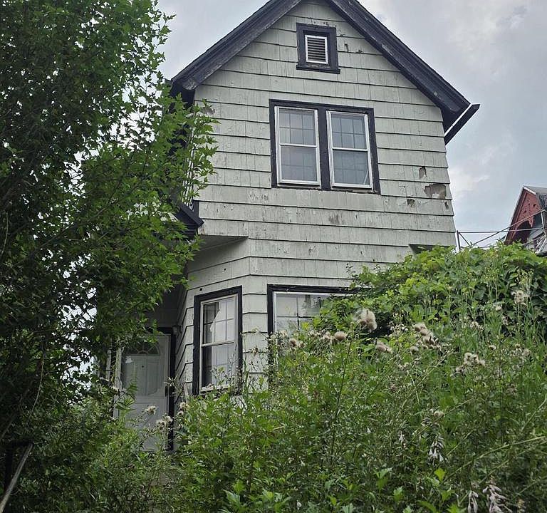 2nd image of 2237 S Woodward STREET