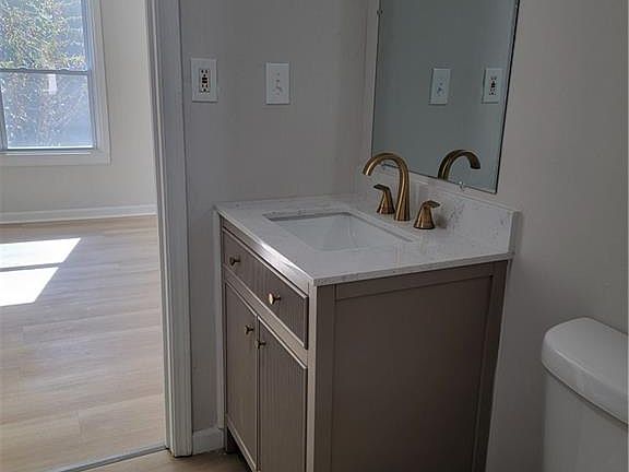 4th image of 5135 Booth Ave