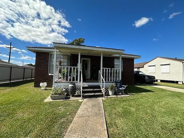 1st image of 490 Celomar Park