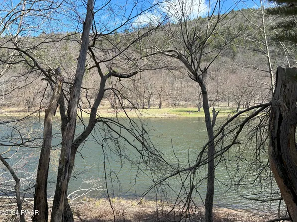 Rocky Rift Farm Rd, Lackawaxen, PA 18435