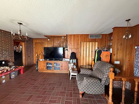 3rd image of 723 E 24th Ave