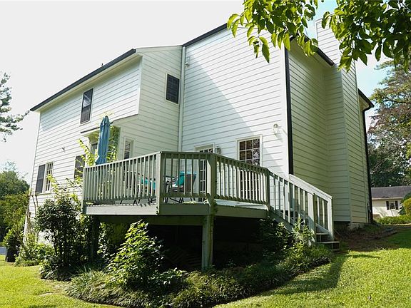 4th image of 3932 Millwood Ln NW