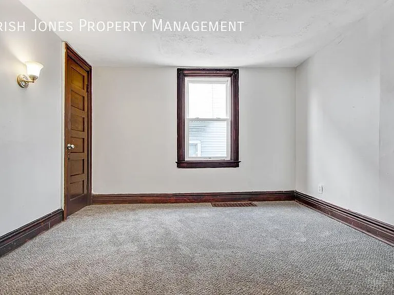 935 Niagara St #1 — Photo 13