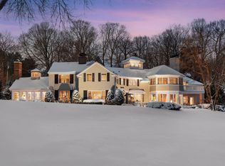 2670 Woolsey Ln, Wayzata, MN 55391