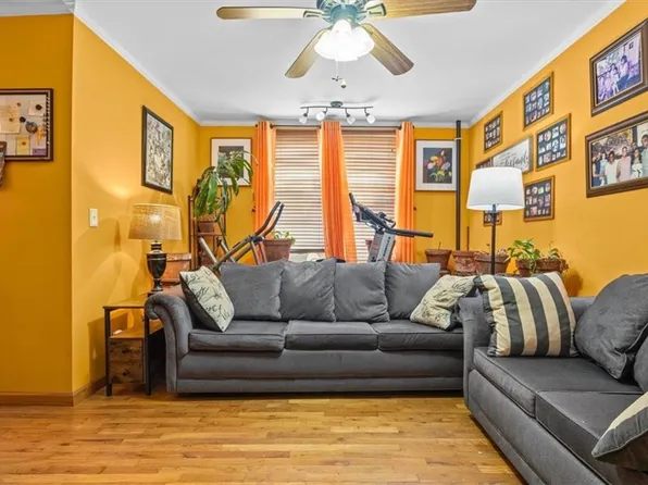 759 40th St APT 2R, Brooklyn, NY 11232