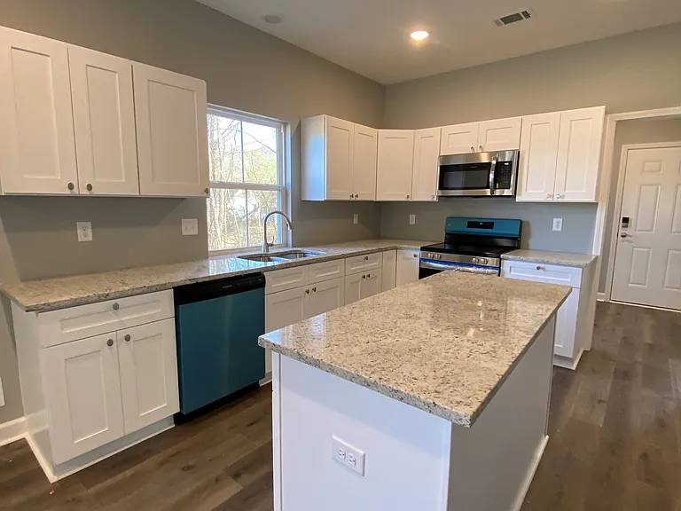 815 Brookside Dr — Photo 6
