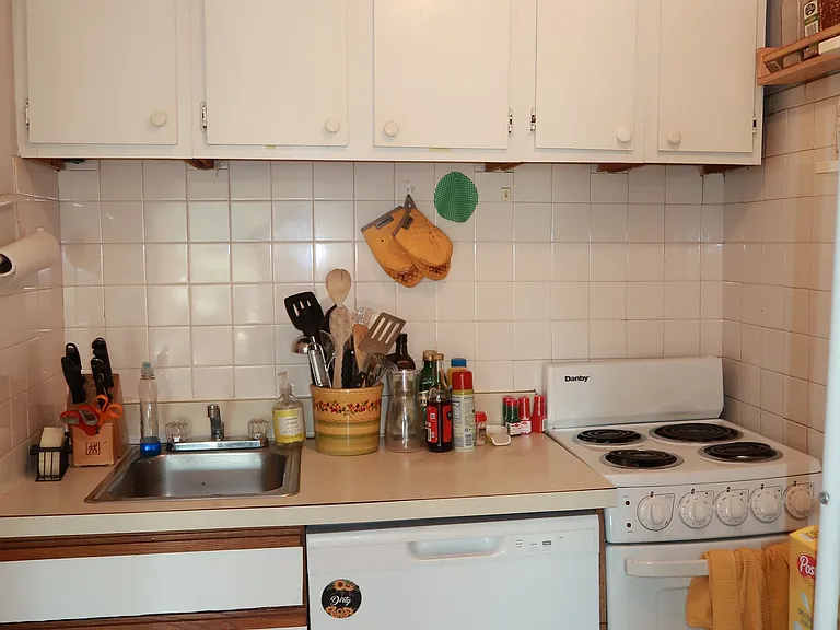 36 Fairfield St #8 — Photo 6