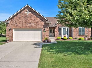 1511 Durango Ct, Flint, MI 48532