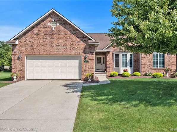 1511 Durango Ct, Flint, MI 48532