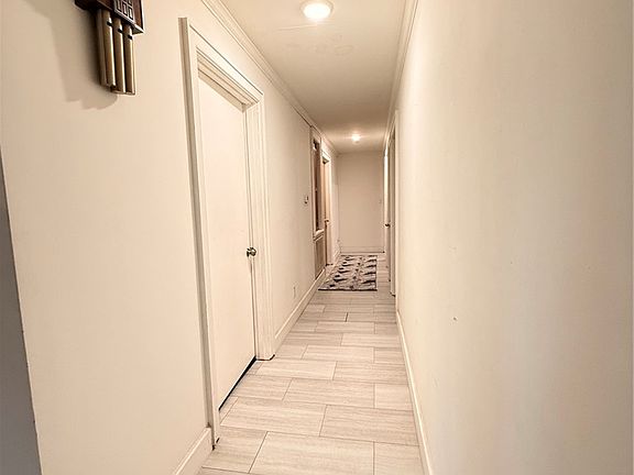 4th image of 1014 E Norristown Cir