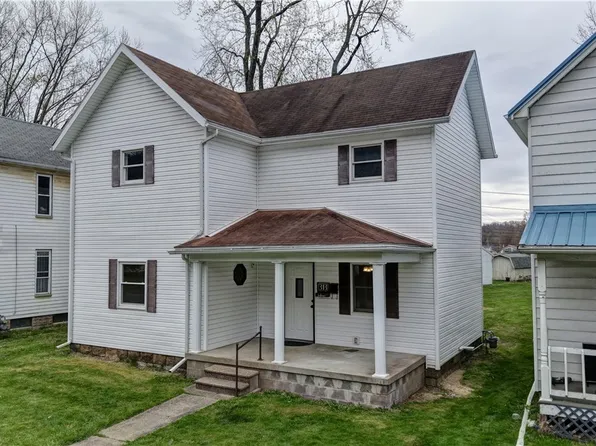 313 E Canal St, Newcomerstown, OH 43832