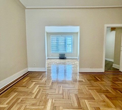 5th image of 1130 Belmont Ave #3