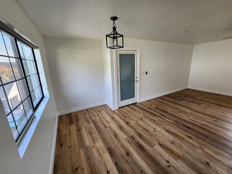 157 W Ash Ave #E — Photo 6