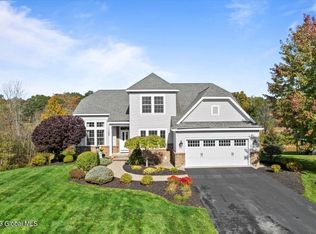 68 Sheldon Dr, Mechanicville, NY 12118