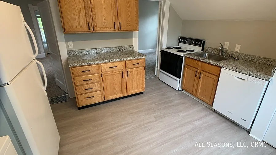 114 East Espanola Street — Photo 4