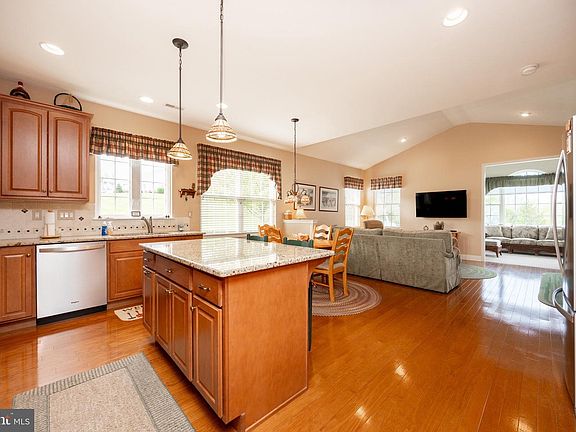 5th image of 100 Gaston Ln
