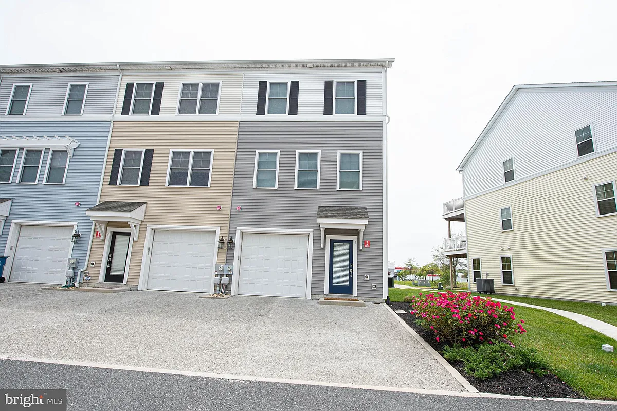 Building Photo - 13002 Bowline Ln #5