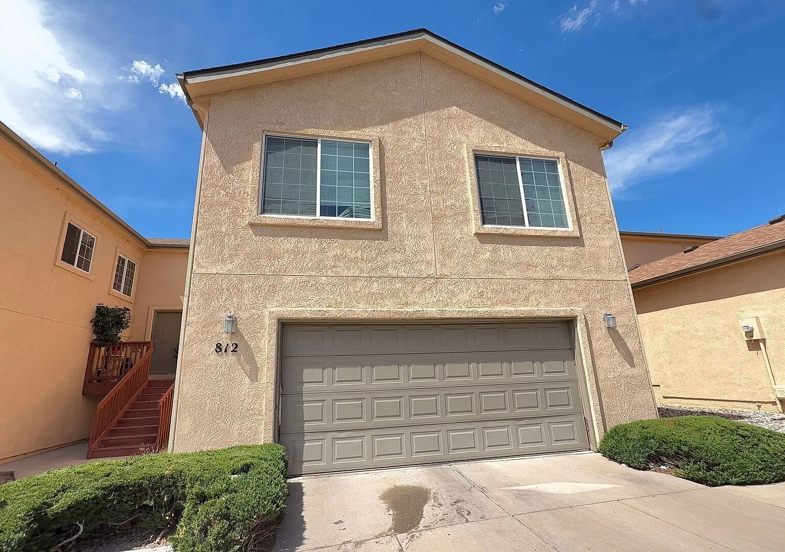 Spacious 3 Bd Townhome With Finished Basement & Fireplace - Water & Trash Included! — Photo 1