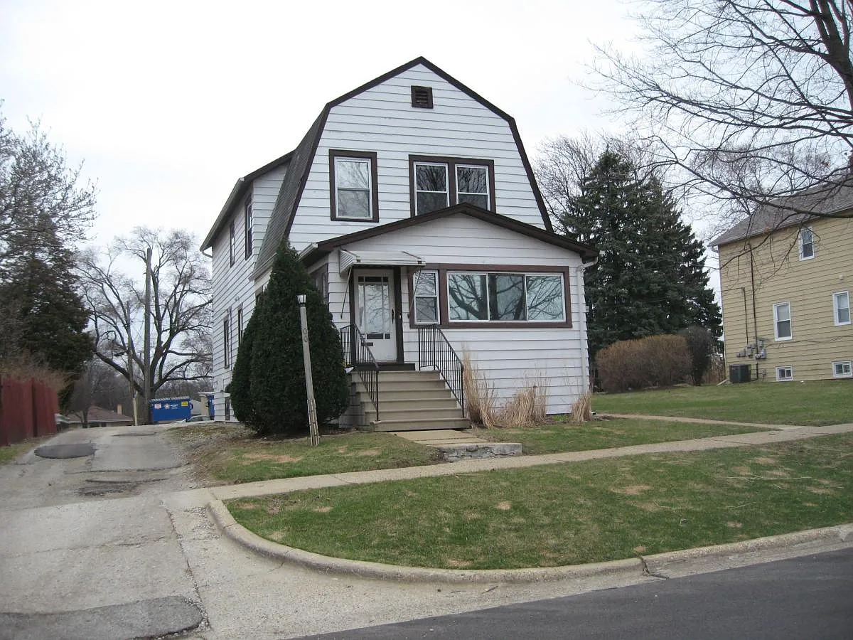 2 bed, 1100 sqft, $1,875 — Photo 1
