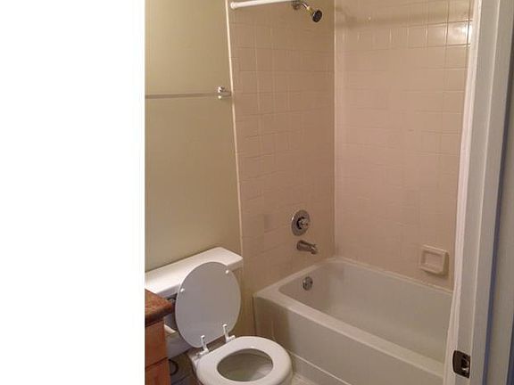 5th image of 309 Meadows Cir #309