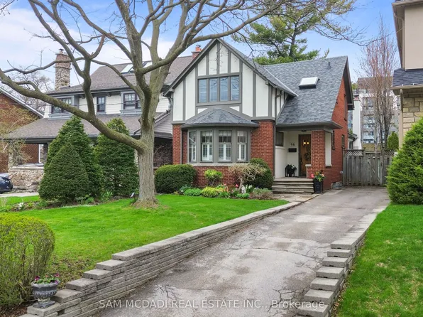 98 Government Rd, Toronto, ON M8X 1W5