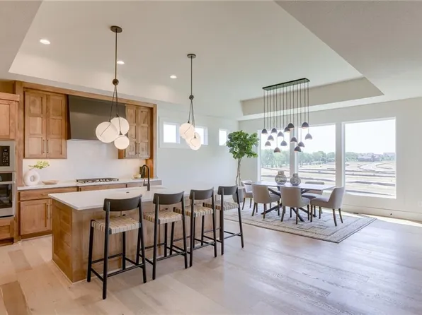 2500 W 177th St, Overland Park, KS 66085