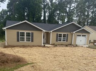 104 Webster Rd, Greensboro, NC 27406