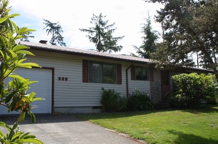 1st image of 680 Duck Lake Dr SE
