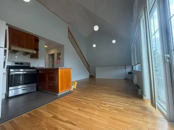 24533 60th Ave Floor 2, Little Neck, NY 11362