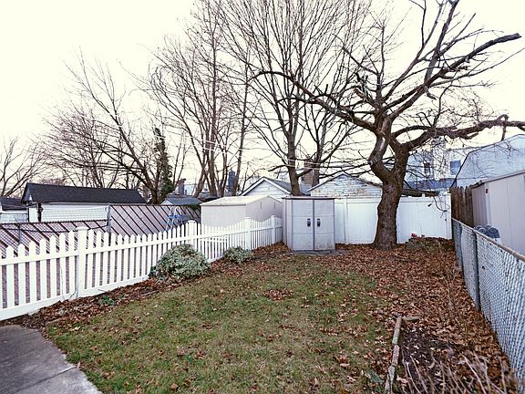 3rd image of 33-14 204th St