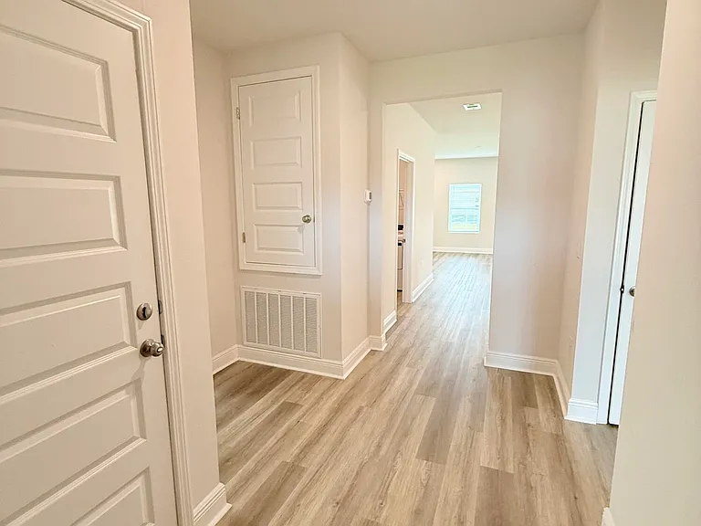 8090 Fox Hunt Dr — Photo 6